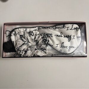 NIB Victoria's Secret Sleep Mask,Pillowcase and Scrunchie Set
